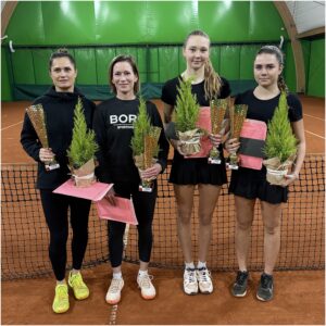 Finalistki Kat. Debel Kobiet: (od lewej) Gosia Kanabus, Ola Kujawska, Iga Piotrowska, Wiktoria Berson